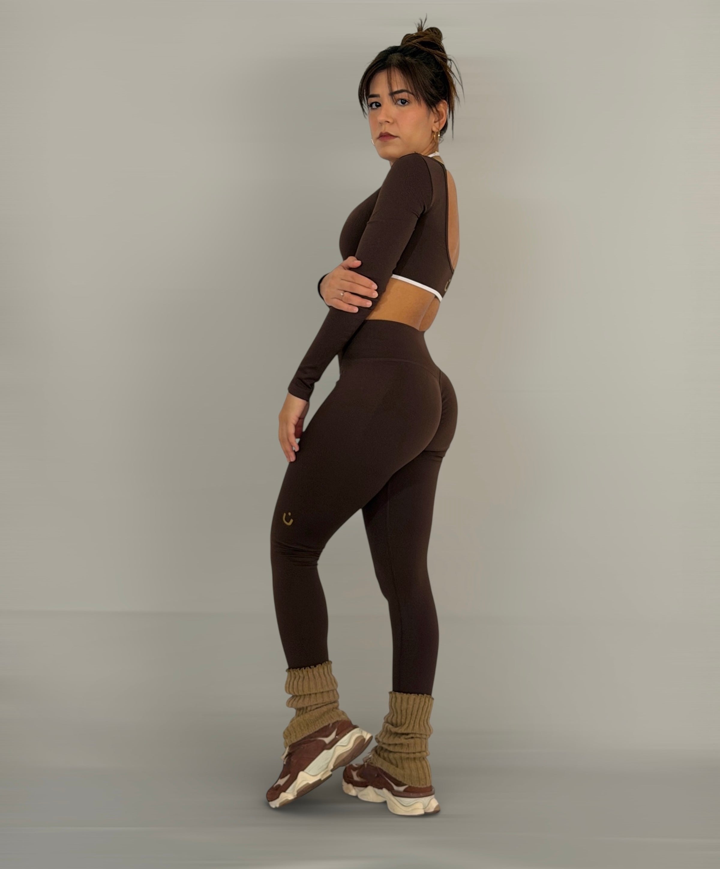 UNIKA Silhouette Top